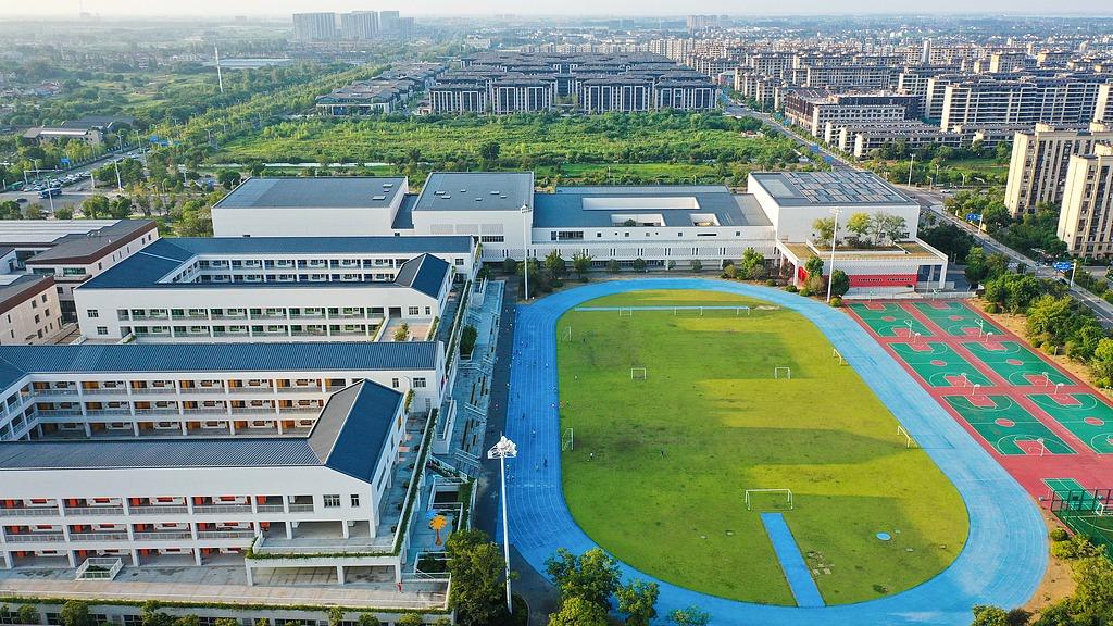 新闻分析:香港高校何以“闪亮”?