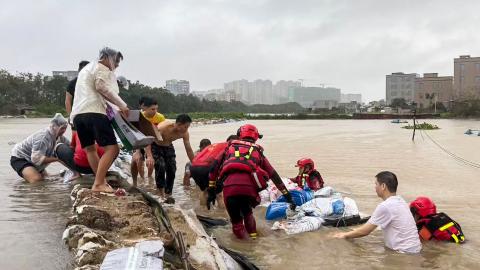 全国13条河流发生超警洪水